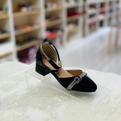 na shoes tgs R black color baby heels